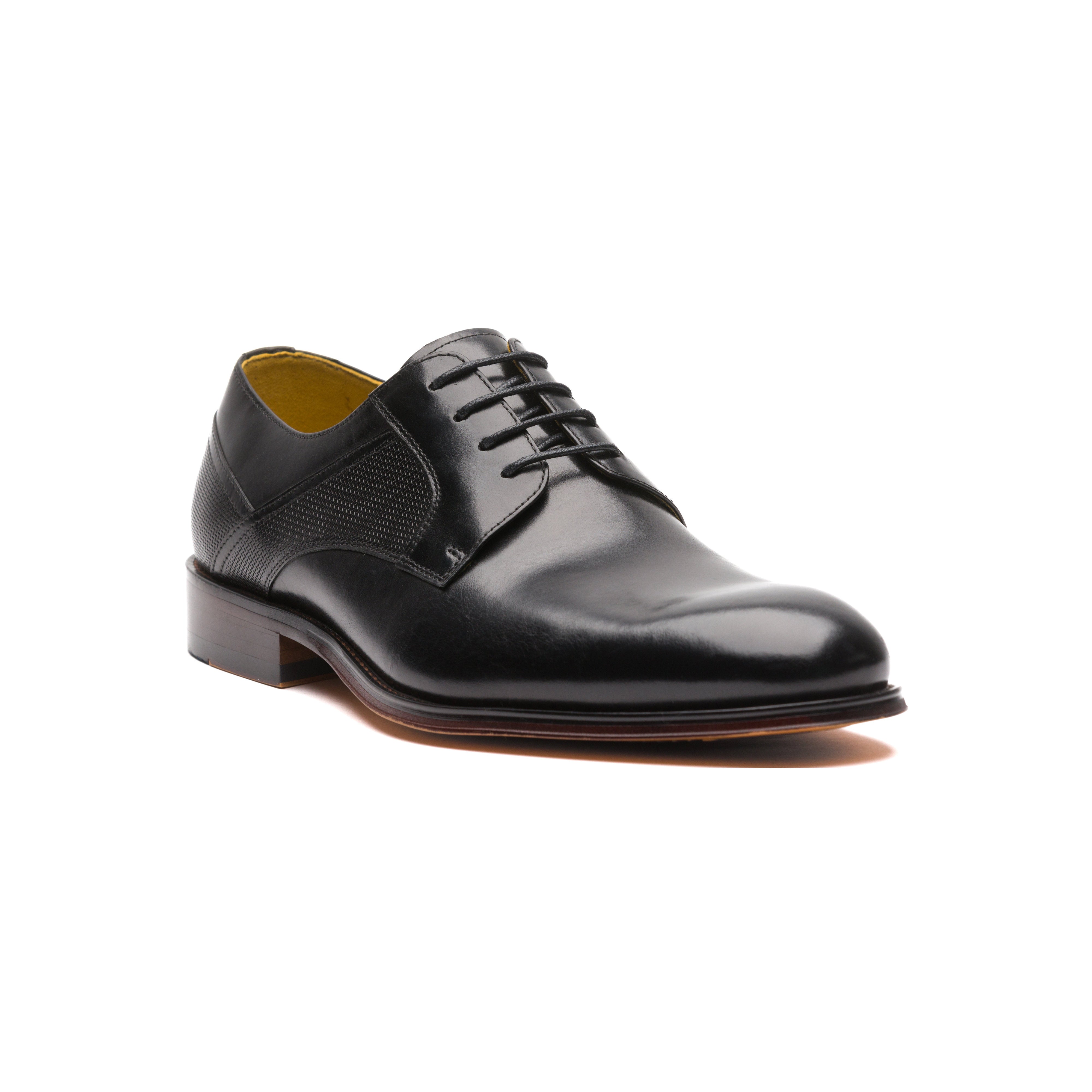 Steptronic deals black shoes